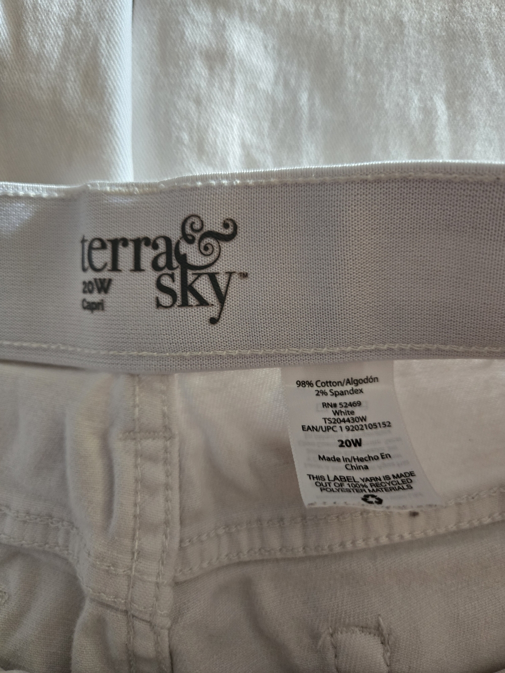 Terra & Sky White Capri Pants 20w - Picture 2 of 5